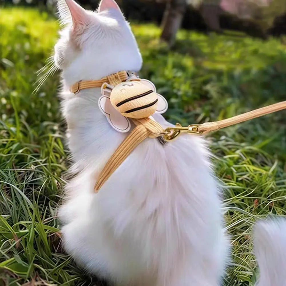 Transform your kitty's walks with the Ihubei Cute Cat Bee Harness & Leash Set! 🐾✨ Lightweight, anti-escape, and oh-so-stylish for your small/medium furball! Perfect for safe and stress-free adventures! 🐱💕🌼